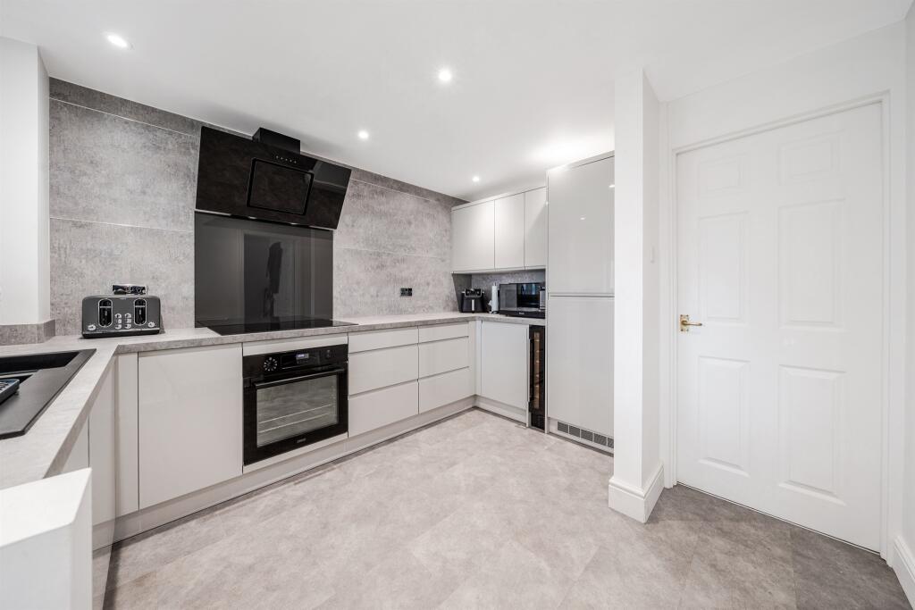 Ribstone Road, Maidenhead photo 4