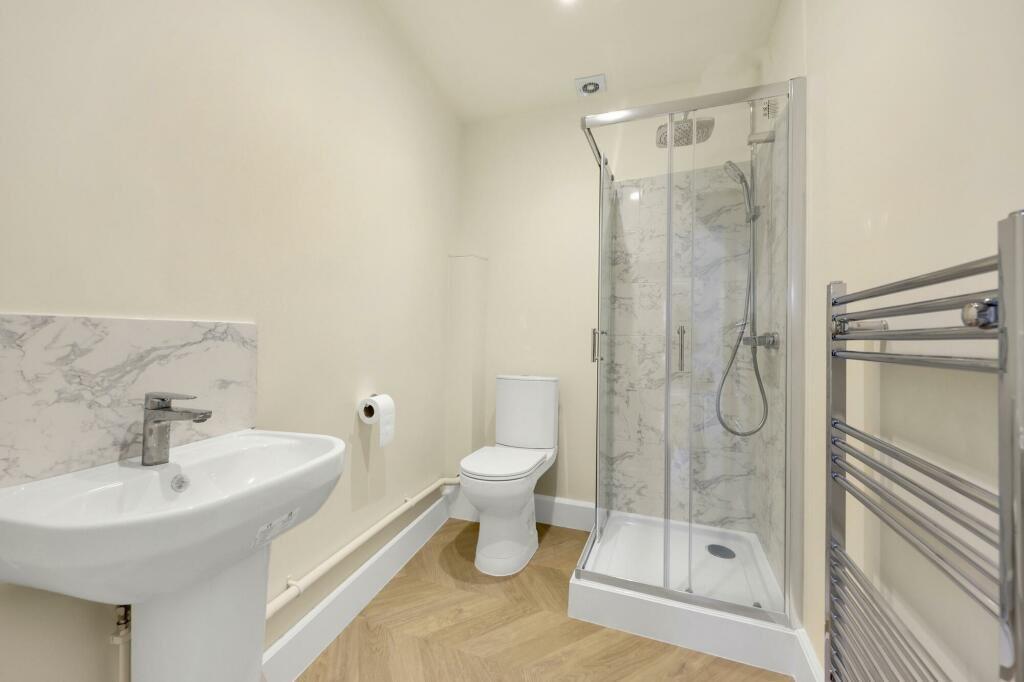 Apartment in London, Canning Town - View 4