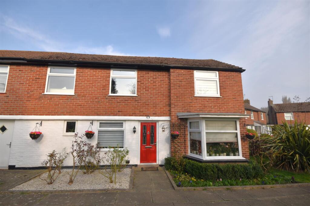Main image of property: Smithy Close, Ness, Neston
