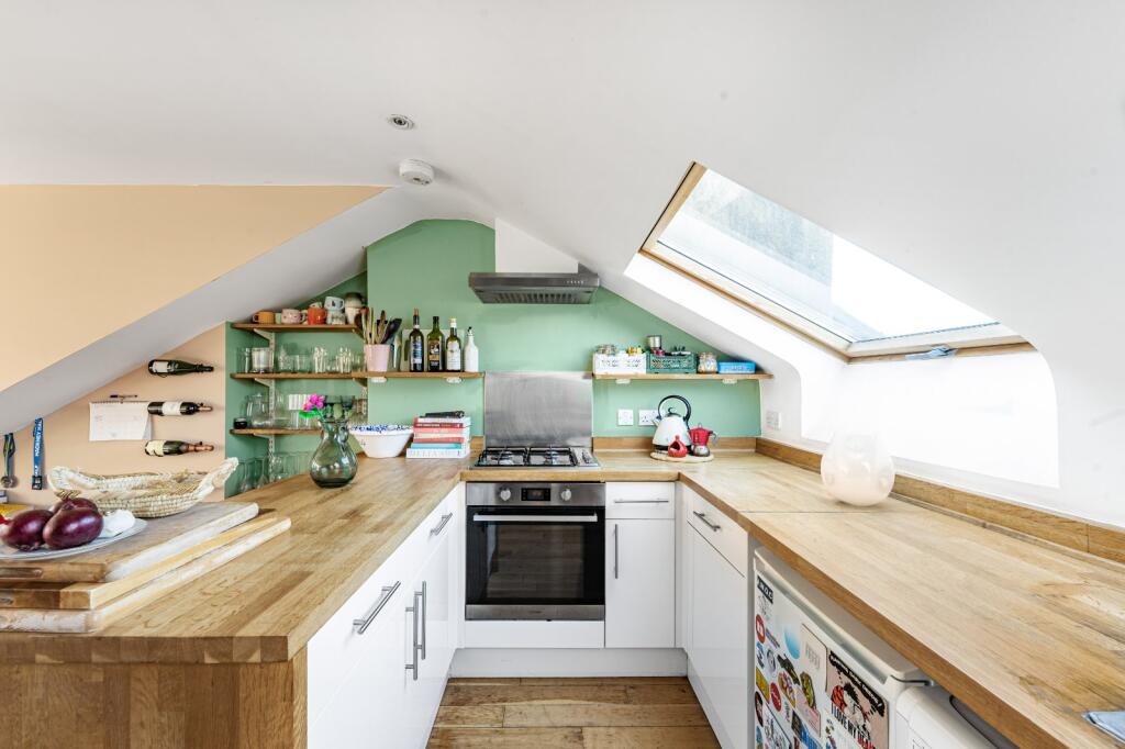 Apartment in London - More