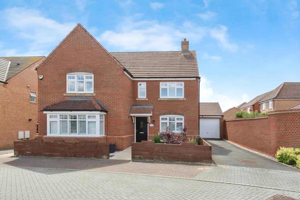 Main image of property: Woodpecker Mead, Lower Stondon, Henlow