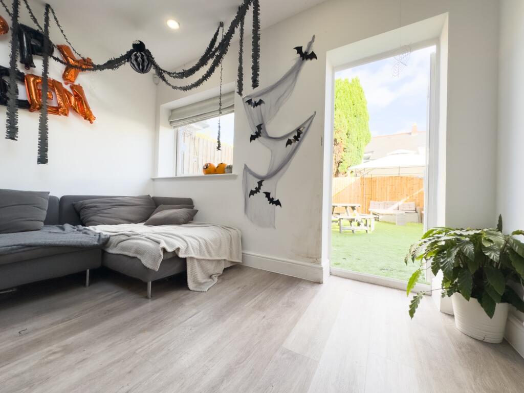House in Cardiff, Maindy, Cathays - View 4