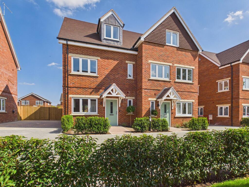 3-bed semi-detached on The Sorrell, Jubilee Mews, Downley, £540,000