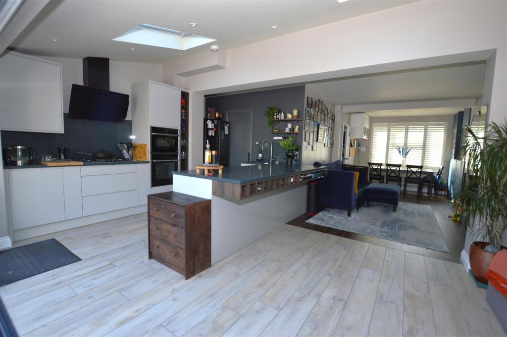 Warren Road, Whitton - View 5
