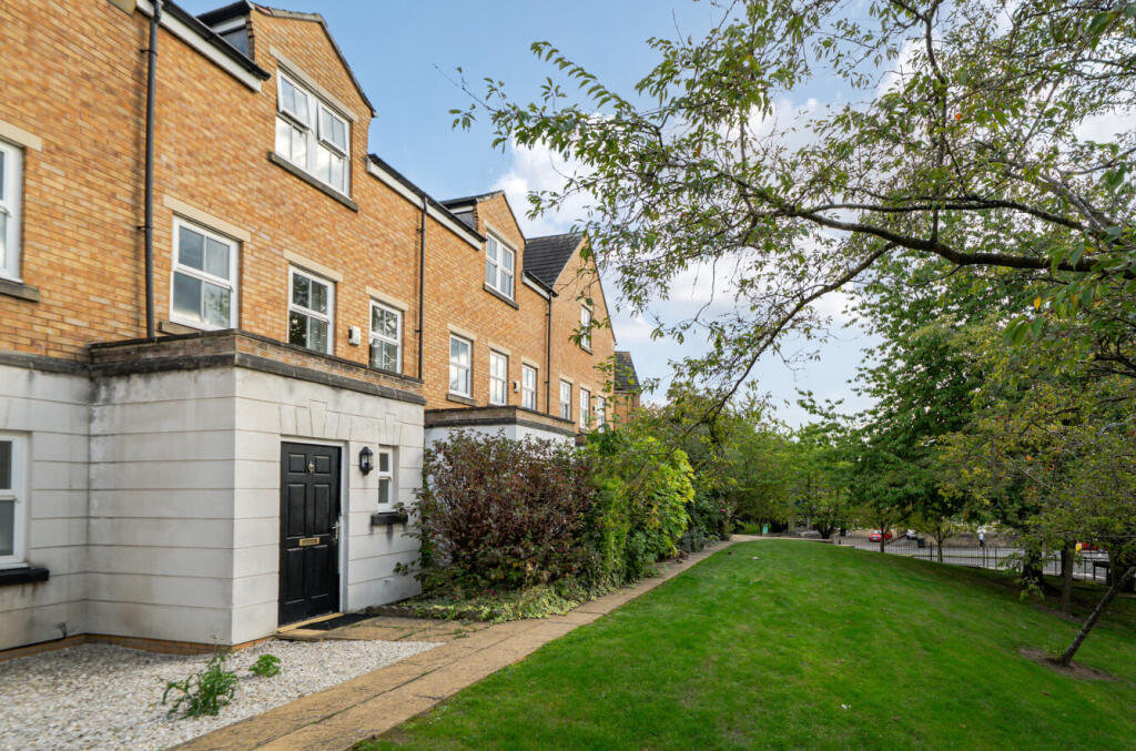House in Leeds, Gledhow Park, Chapeltown - View 4
