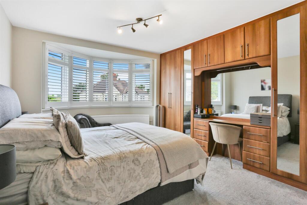 House in Sutton - View 4