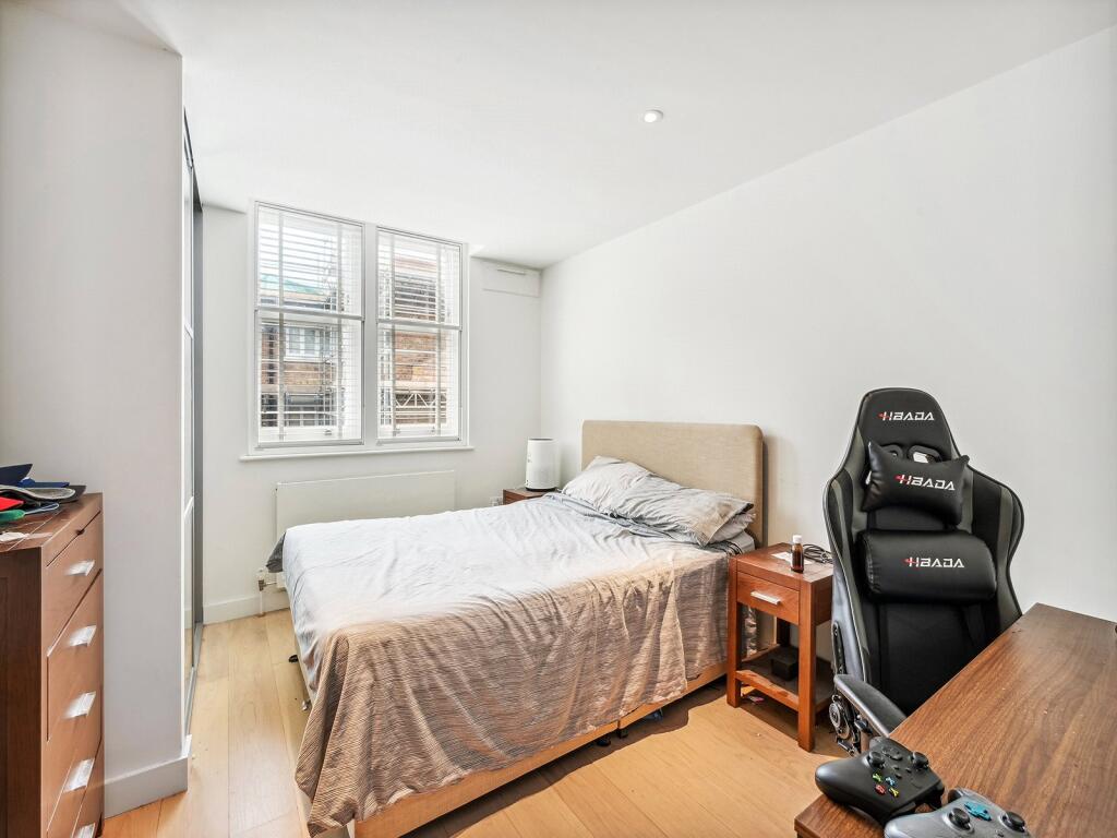 Apartment in London, Chinatown - View 5