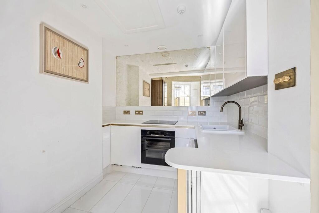 Apartment in Brighton - View 3