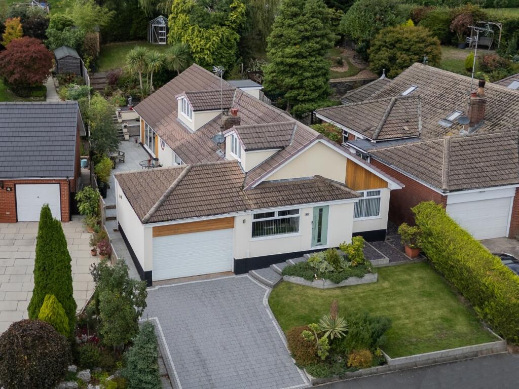 Hillside Avenue, Bromley Cross, Bolton, BL7 9 photo 3
