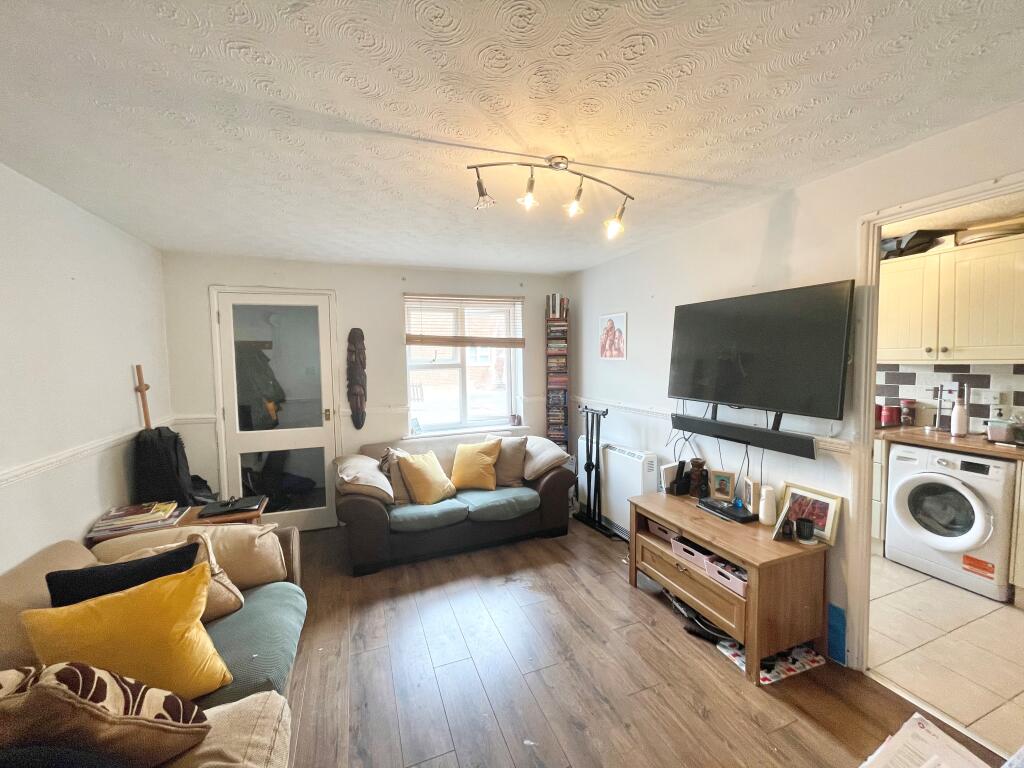 Main image of property: Butteridges Close RM9 6YD