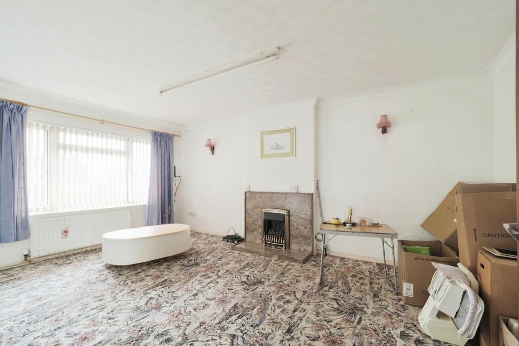 Valley View Drive, Scunthorpe photo 2