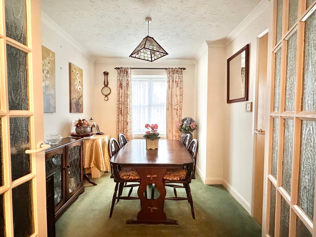 Rotherfield Avenue, Bexhill-on-Sea, TN40 photo 4