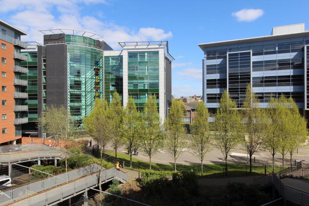 Apartment in Leeds, West Yorkshire - View 4