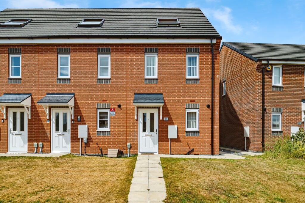 3-bed terraced on Grosvenor Road, Kingswood, Hull, £140,000