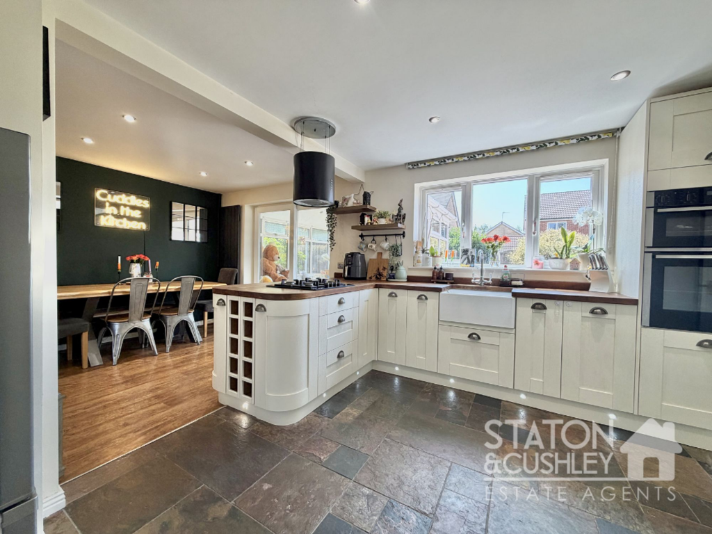 House in Mansfield, Forest Town - View 5