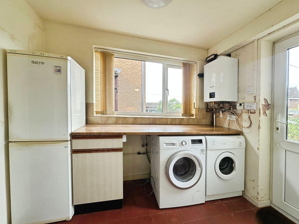 House in Oldham, Stock Brook, Chadderton - More