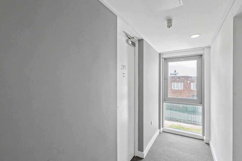 Apartment in Leeds, West Yorkshire - View 4