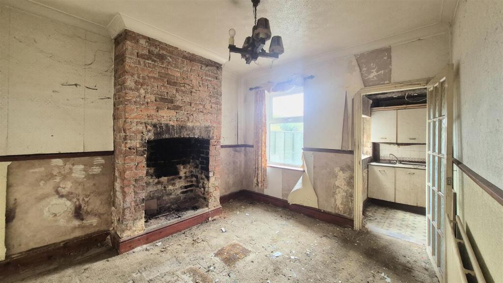 House in Luton - View 4
