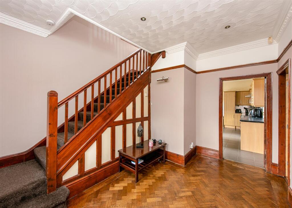22a Richmond Road, Finchfield photo 2