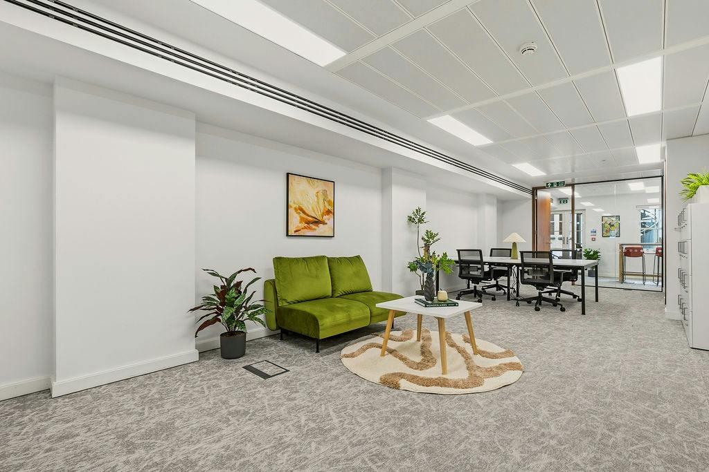 DoverStreet32,3rdFloor-2.jpg
