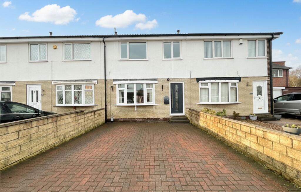 3-bed terraced on Crossley Lane, Huddersfield, HD5, £175,000