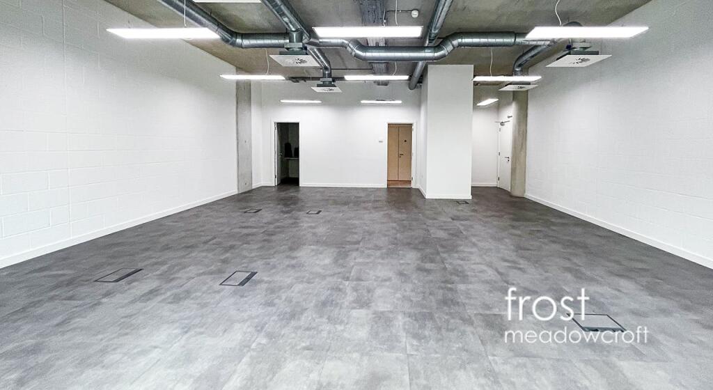101103 Freston Road Notting Hill W11 office to l