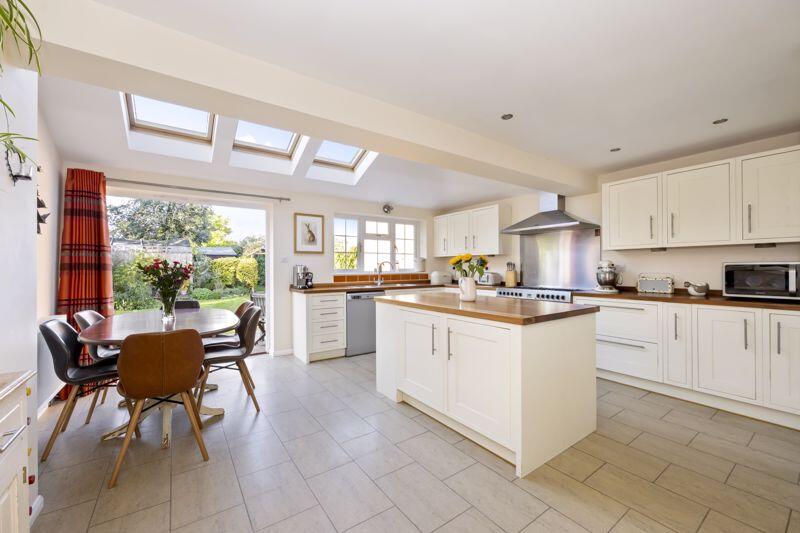 House in Horsham, Jolesfield Common, West Grinstead - More