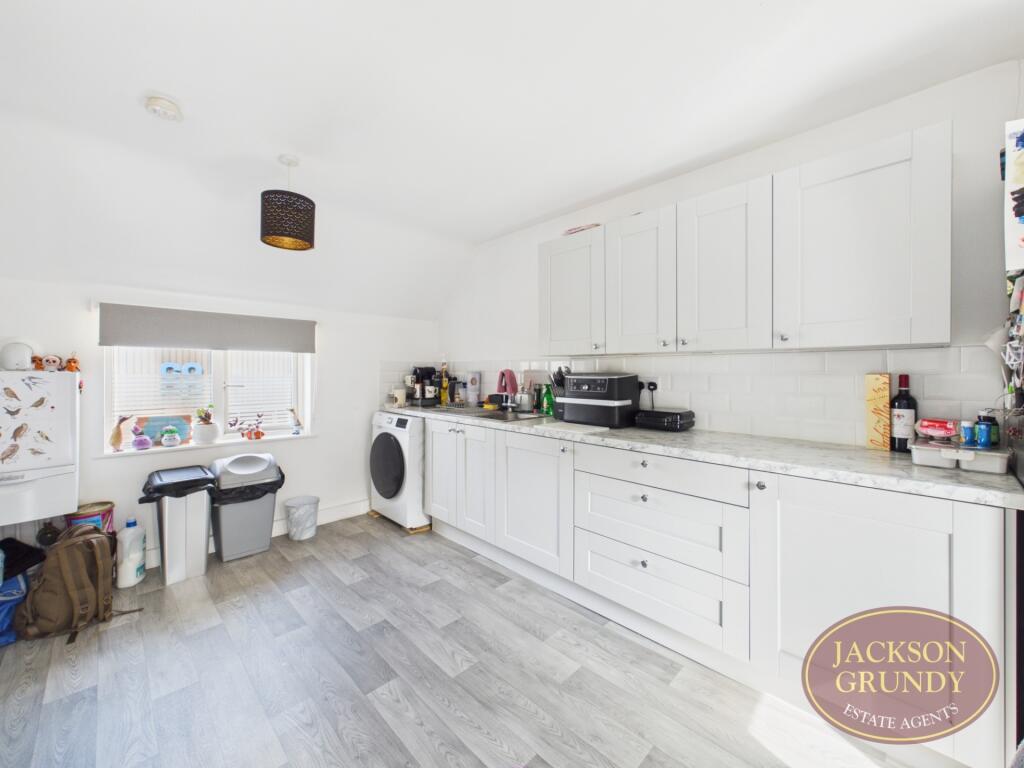 Apartment in Long Buckby, West Northamptonshire - View 2