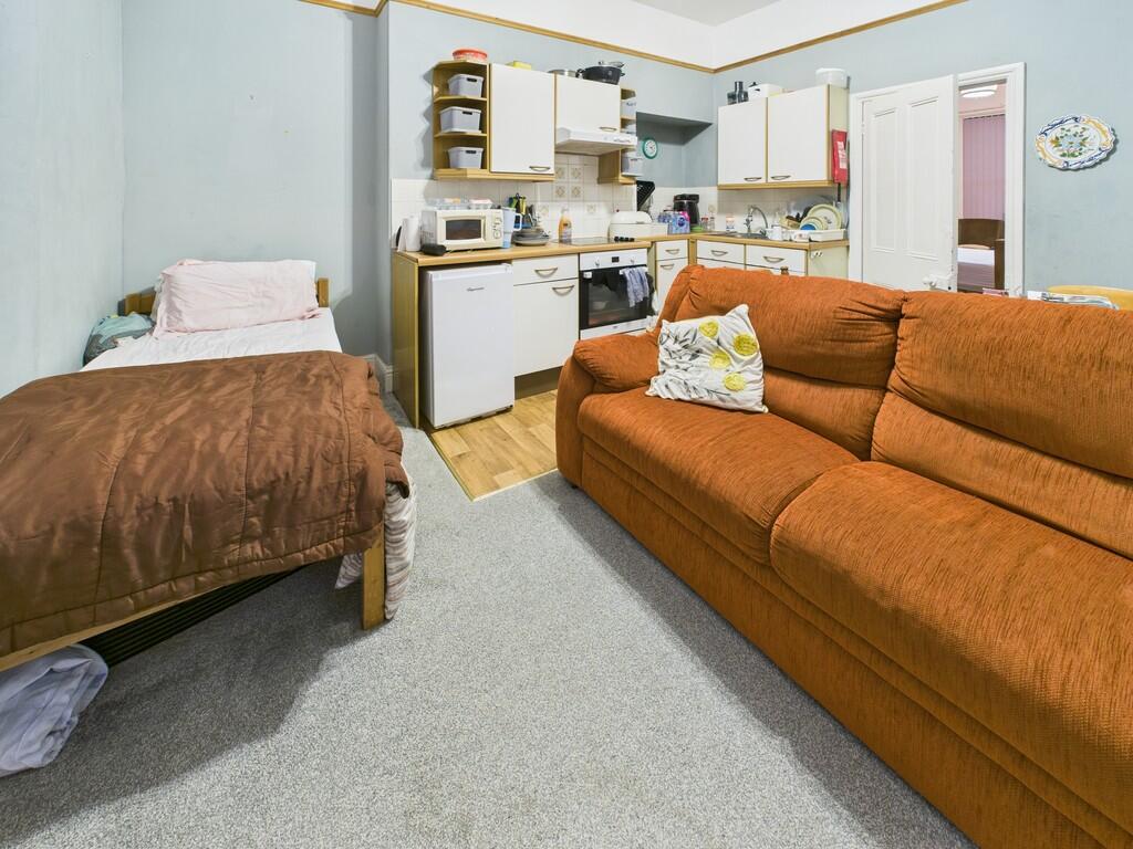 Apartment in Plymouth - View 4