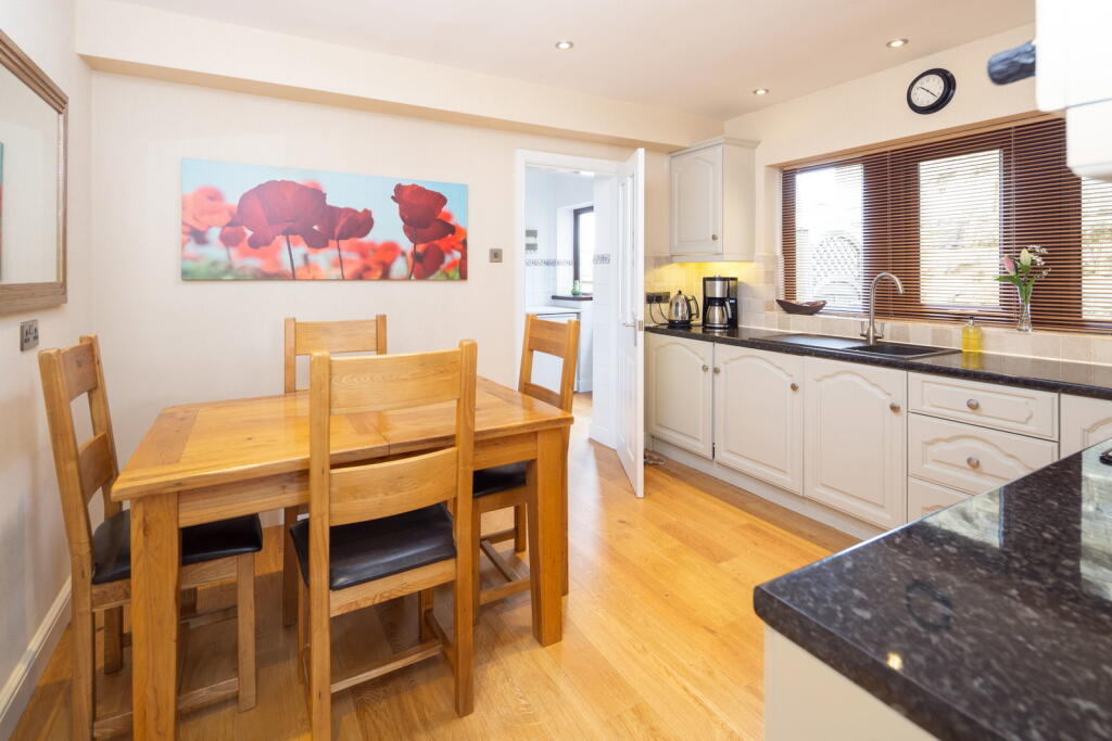 Mossy Bank Close, Queensbury, Bradford, BD13 1PX - View 3