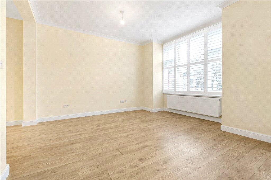 House in London - View 2