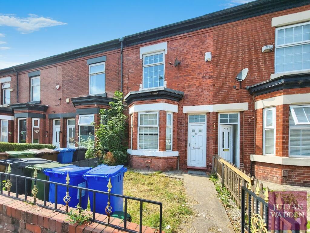 Main image of property: Edge Lane, Droylsden, Manchester, M43