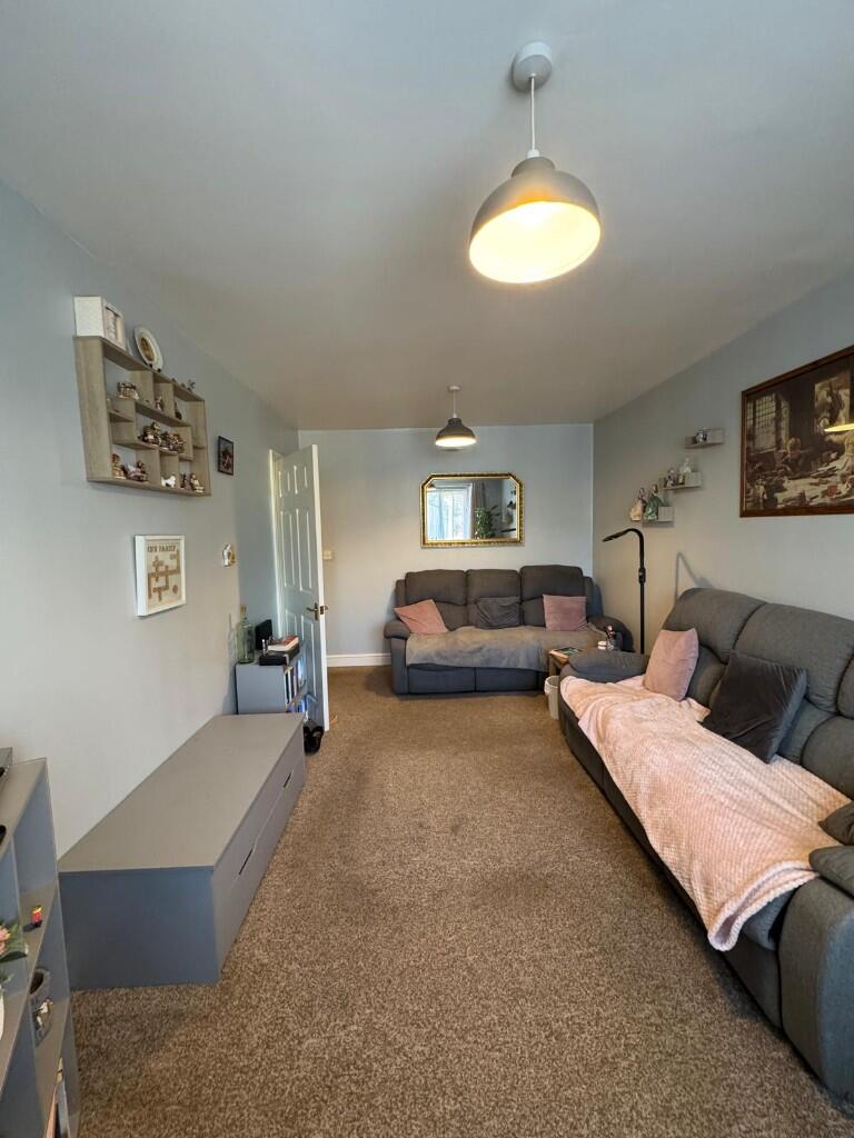 Apartment in Wyre Forest, Lisle Avenue Industrial estate, Kidderminster - More