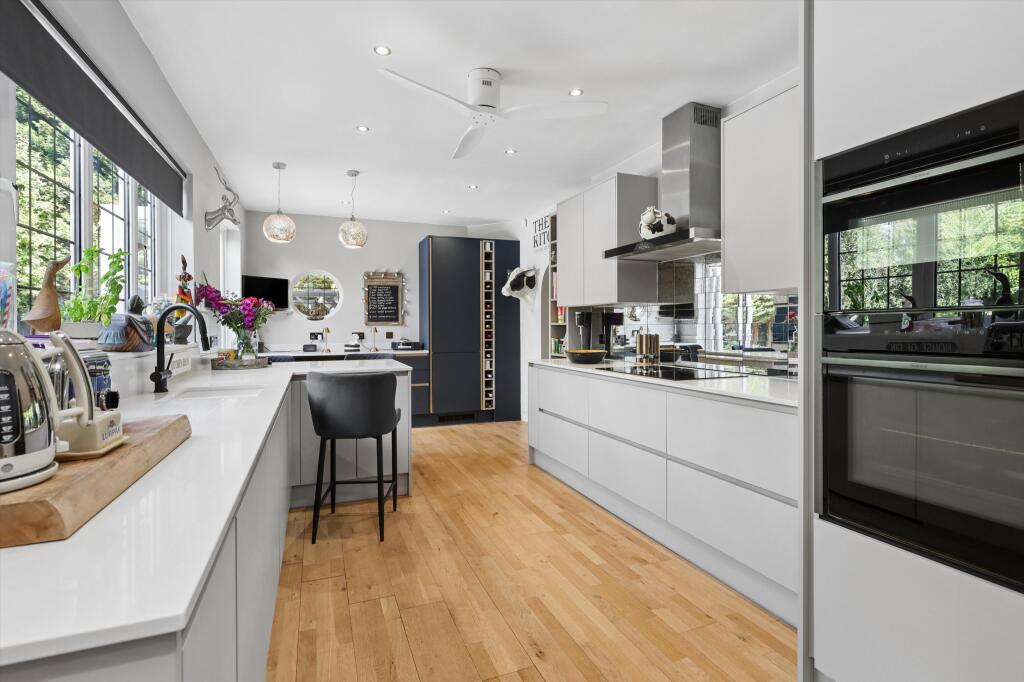 House in Kingston upon Thames - View 4