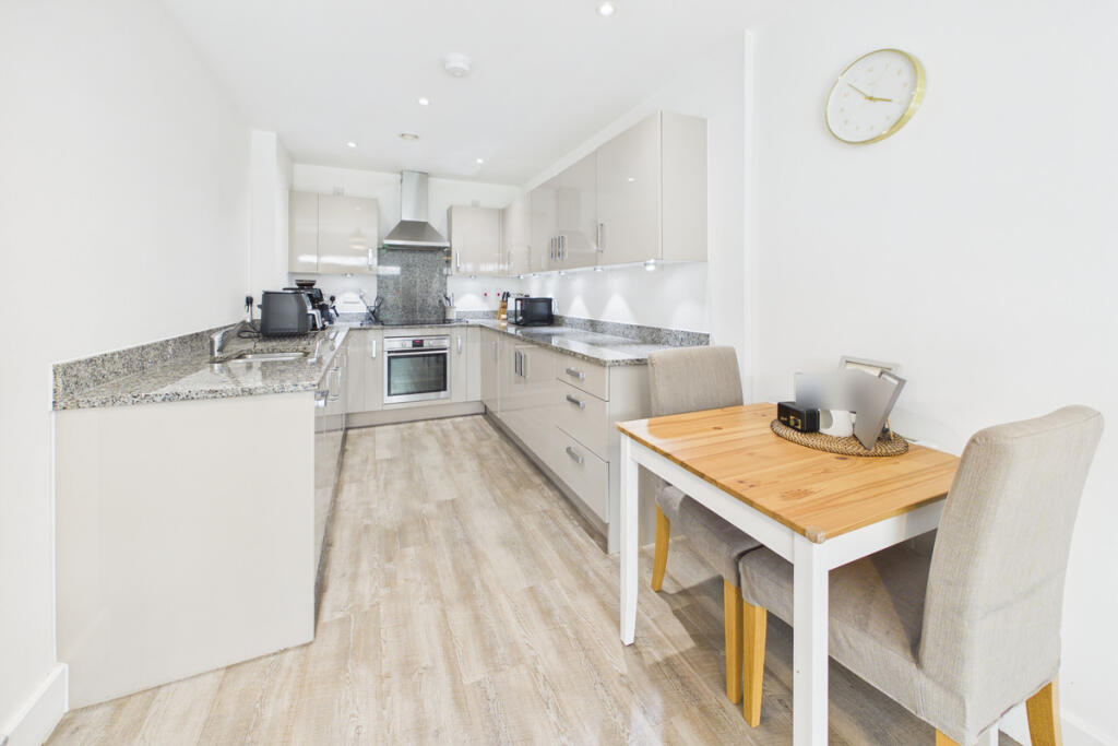 Apartment in Dacorum, Nash Mills - View 4