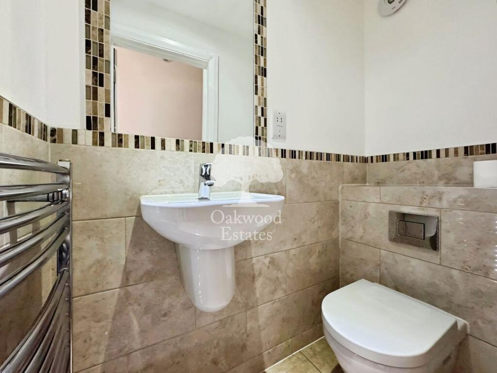 Apartment in Slough - More