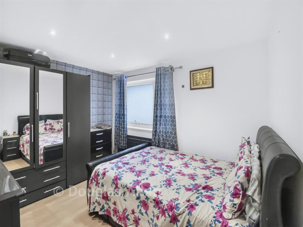 House in London - View 5