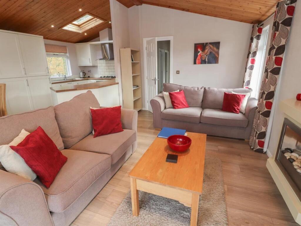 White Cross Bay Holiday Park & Marine, Ambleside Road, Windermere, LA23 1LF photo 2