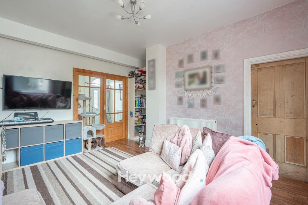 House in Stoke-on-Trent - More