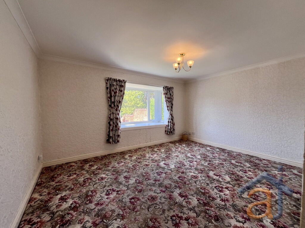 Apartment in Sefton, Liverpool City Region - View 3