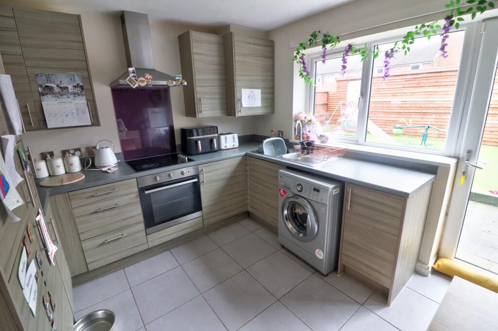 Earls Close, Manchester, M26 photo 4