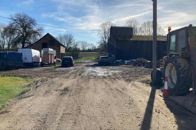 Howes Farm 4.jpeg