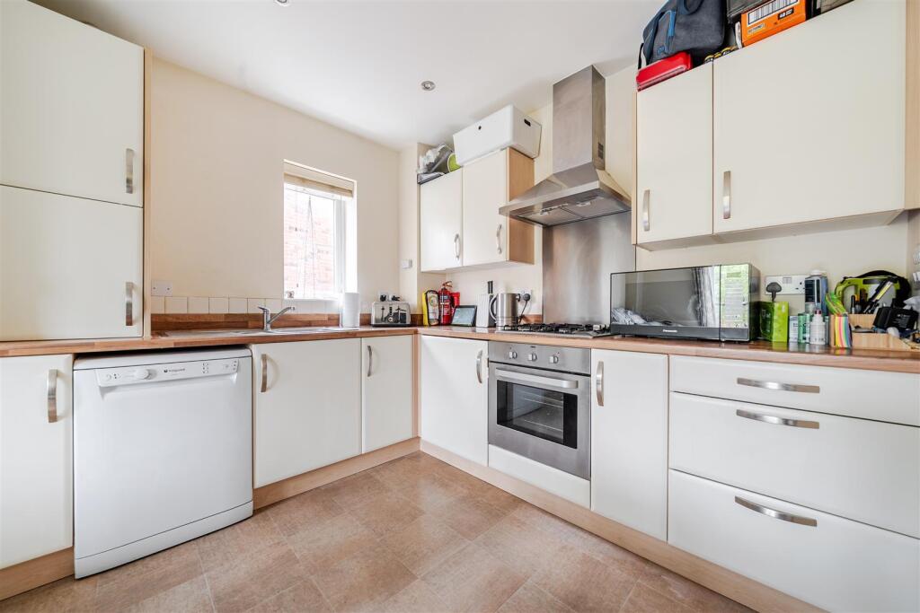 Apartment in Wokingham - View 2
