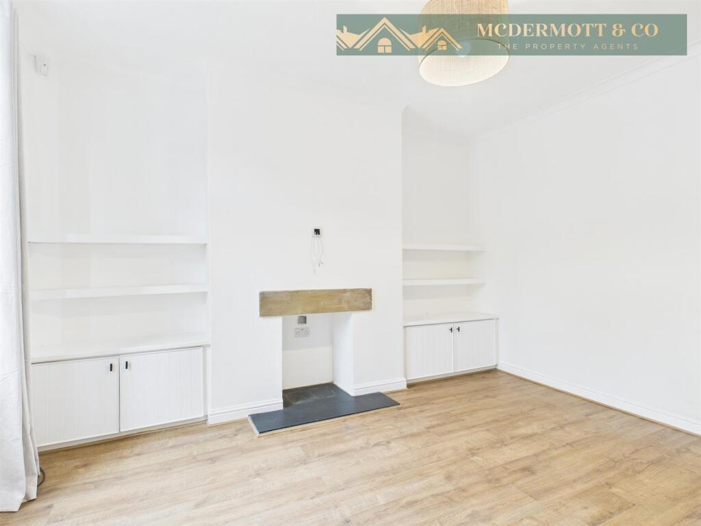 Main image of property: Manchester Road, Mossley