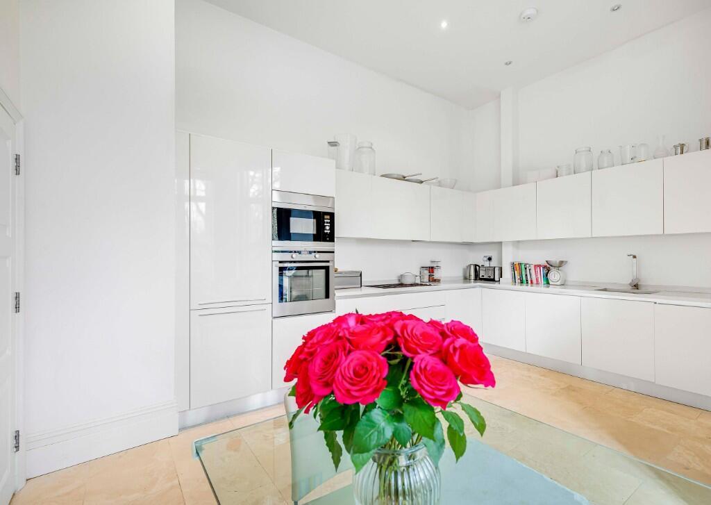 Apartment in London - View 4