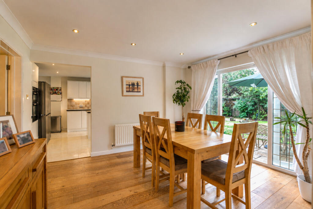 House in Redhill - View 4