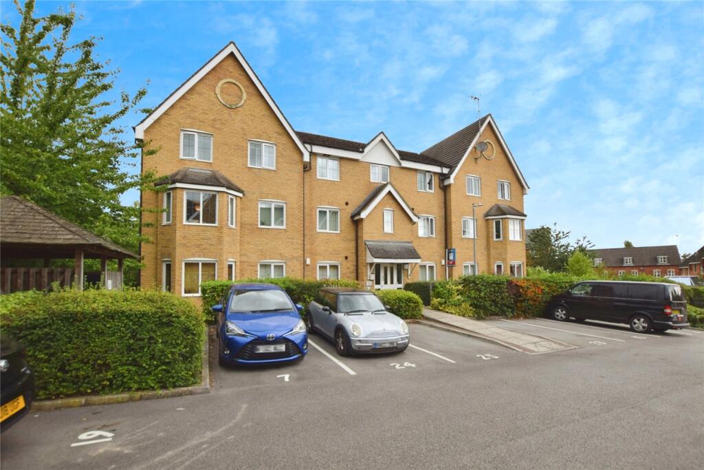 2-bed flat on Bracken Green, East Ardsley, Wakefield, West Yorkshire, WF3, £105,000