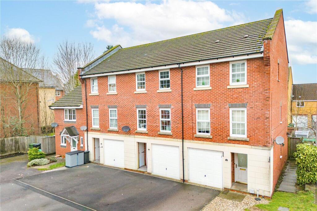 Main image of property: Martingale Chase, Newbury, RG14