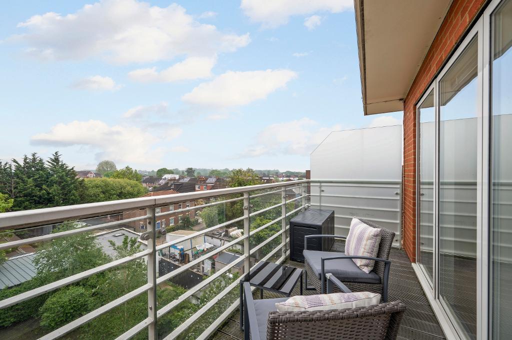 Main image of property: Kingston Road, Wimbledon Chase, London, SW20 8LR