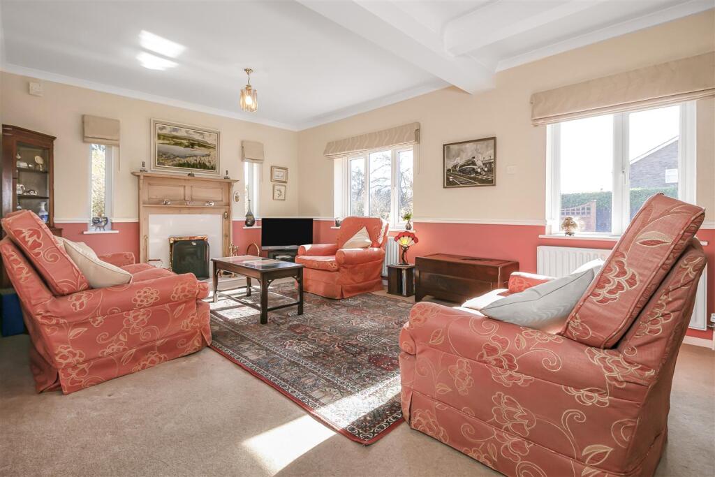 Priory Way, Hitchin photo 3